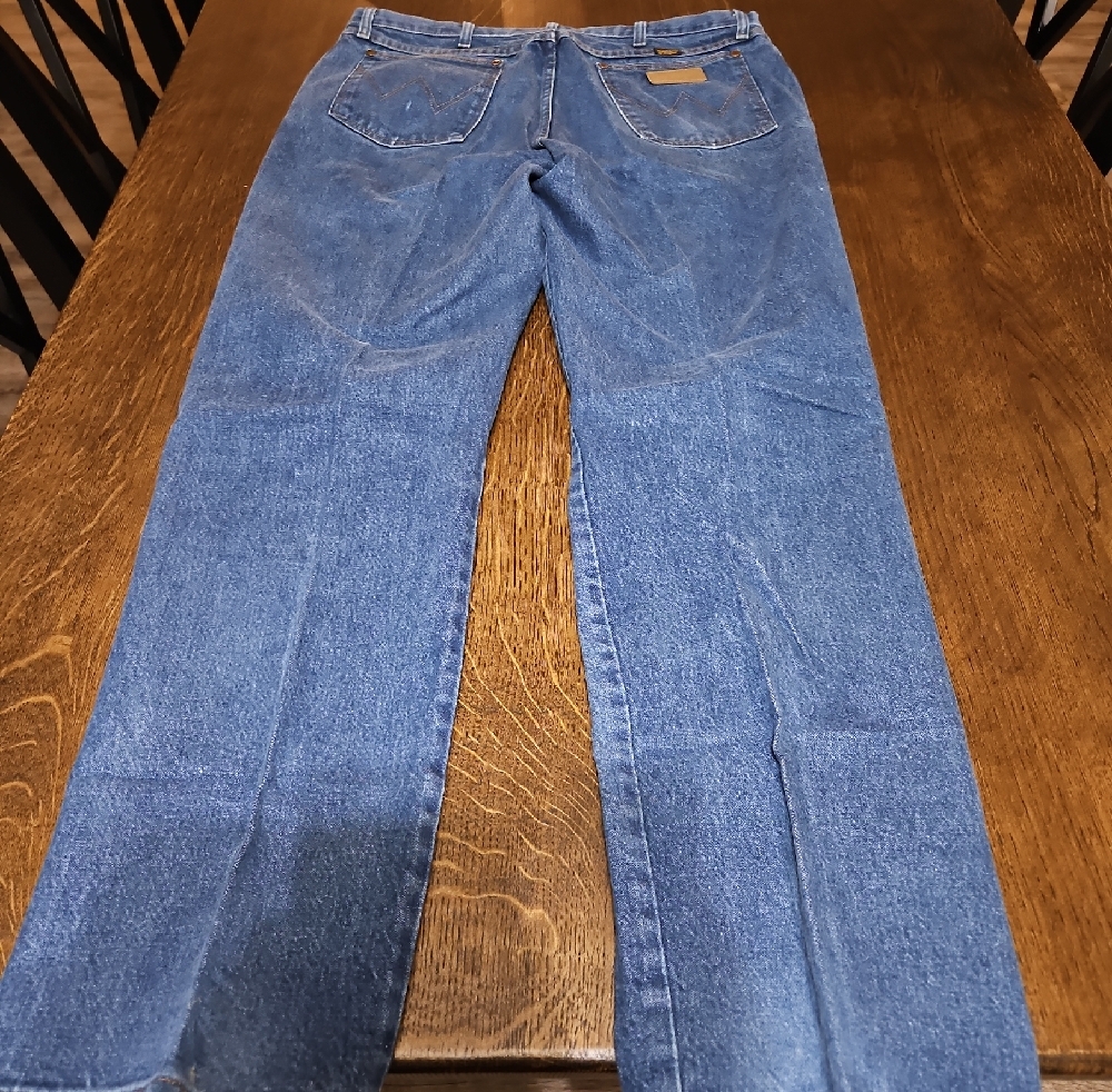 Wrangler Men's Medium Blue Straight-Leg Jeans - Picture 2 of 4